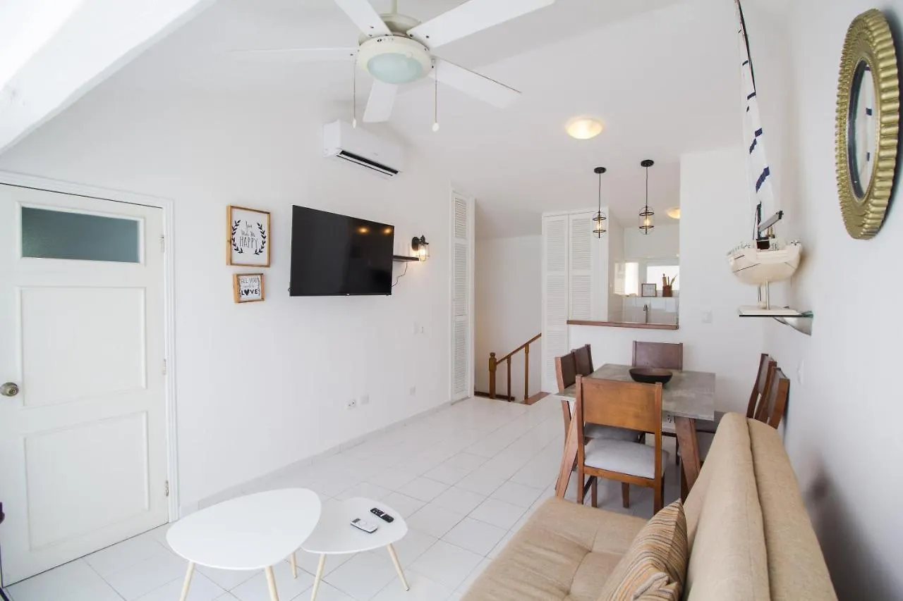 Penthouse Ocean Front, Steps To The Beach Апартаменты