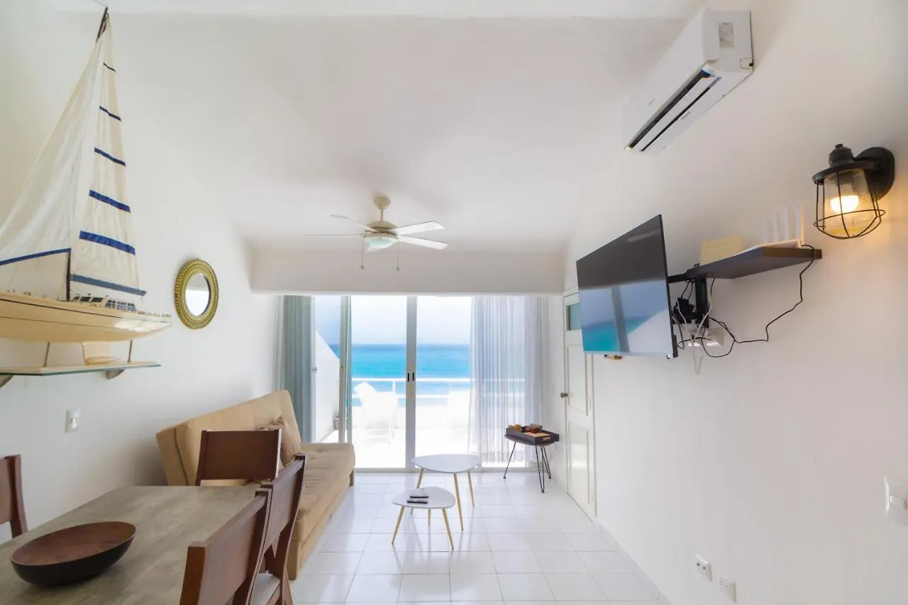 Penthouse Ocean Front, Steps To The Beach 0*, Канкун