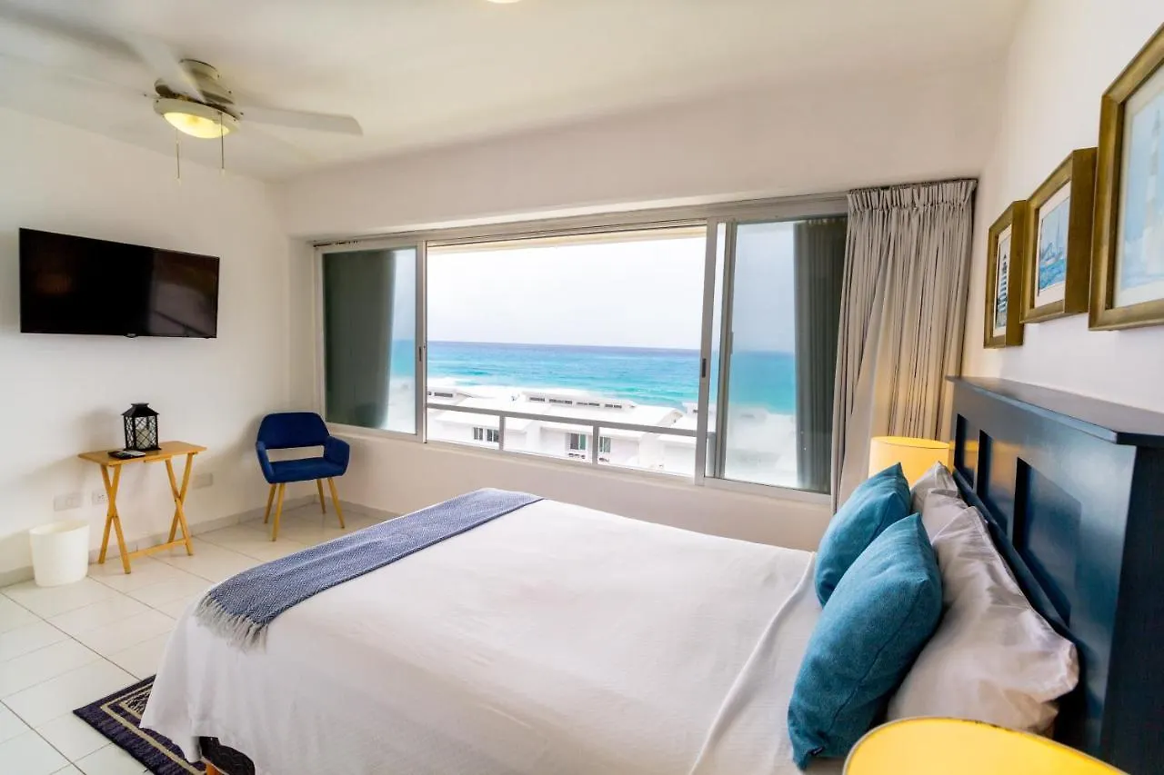 Penthouse Ocean Front, Steps To The Beach Апартаменты
