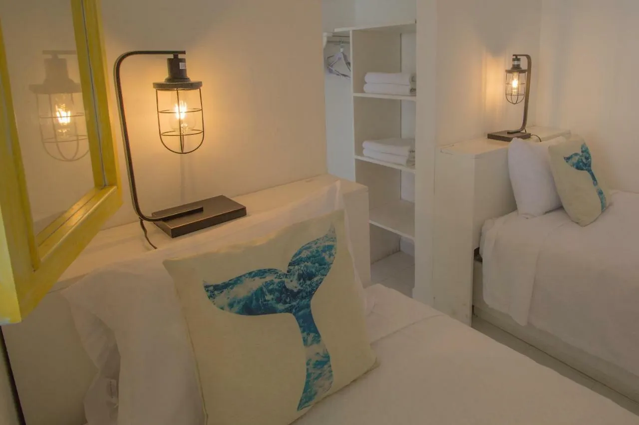 Апартаменты Penthouse Ocean Front, Steps To The Beach