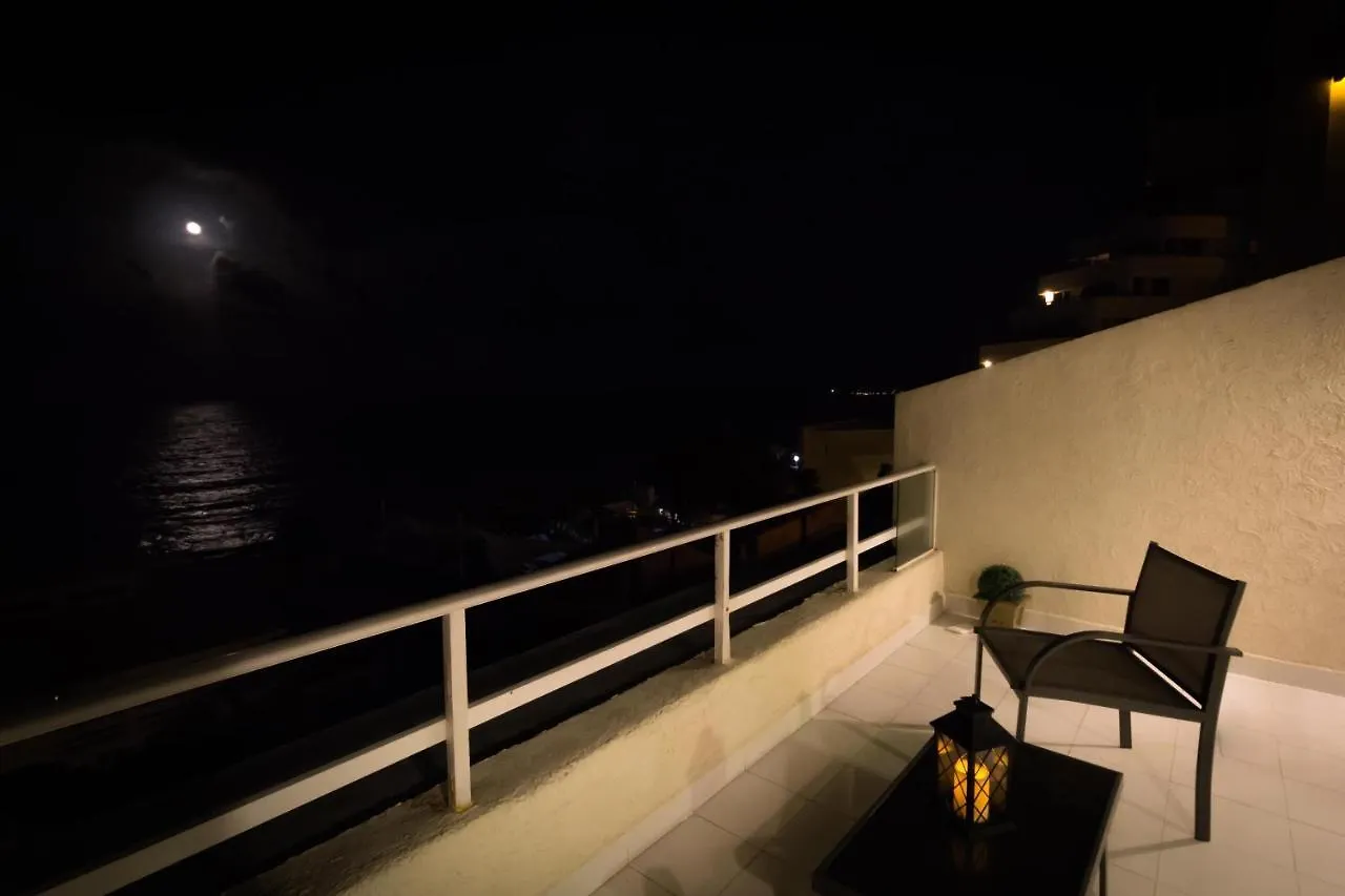 Апартаменты Penthouse Ocean Front, Steps To The Beach